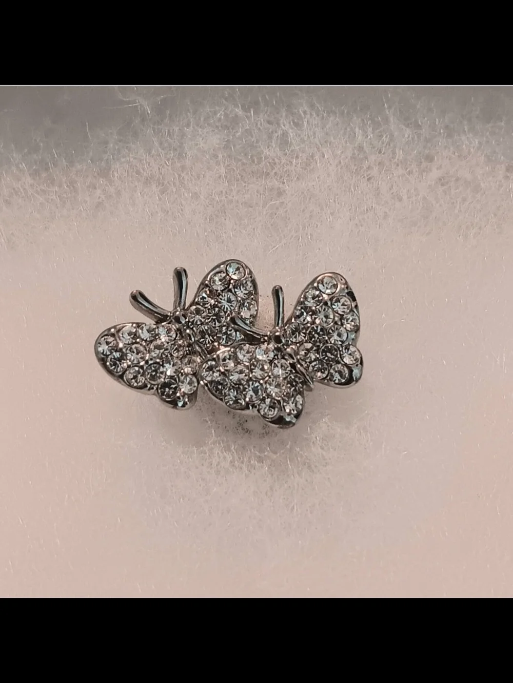 Double Butterfly Crystal Fashion Brooch Pin – Like New | Sparkling Rhinestone